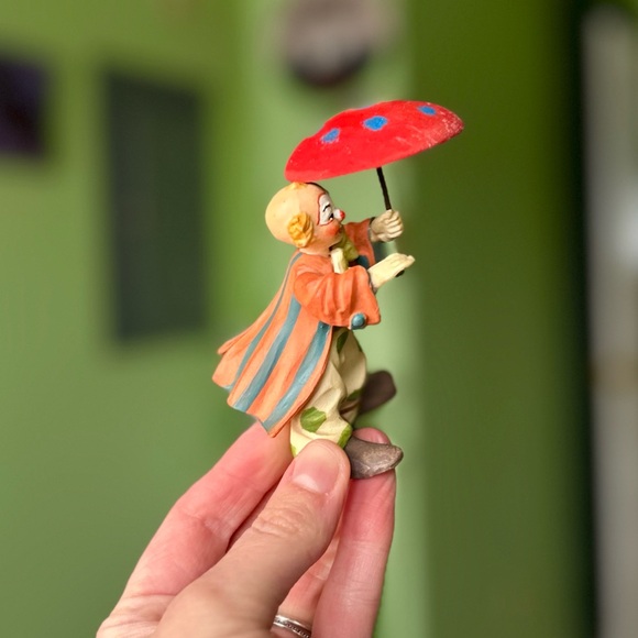 VTG Toriart Italian Clown Under Umbrella Figurine Cottagecore Art Decor - Picture 4 of 10